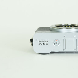 FUJIFILM X-E5