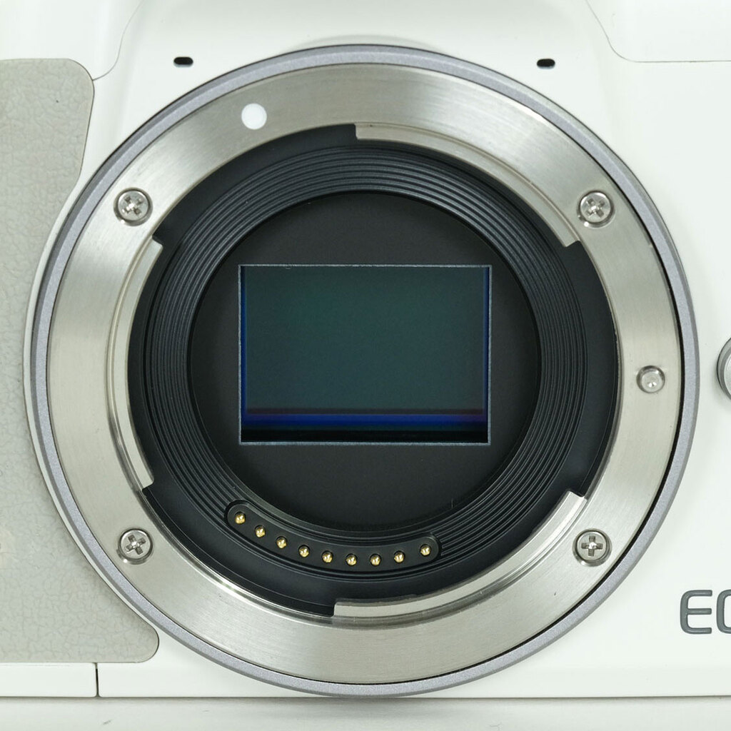 Canon EOS Kiss M2