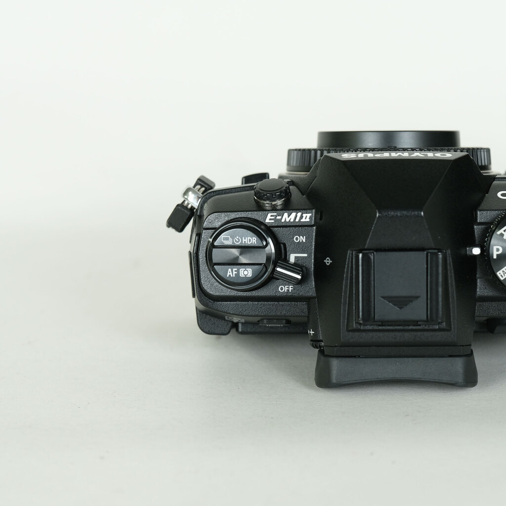 OLYMPUS OM-D E-M1 Mark II