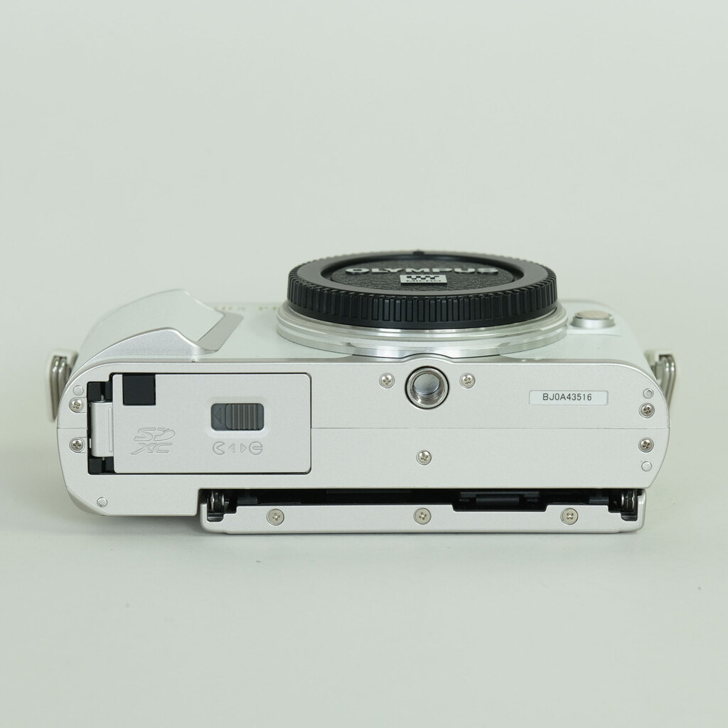 OLYMPUS PEN E-PL9