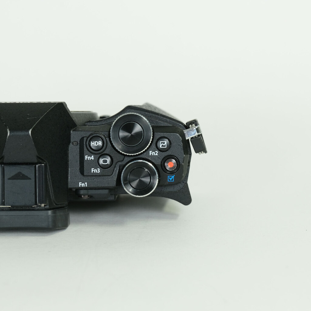 OLYMPUS OM-D E-M5 Mark II