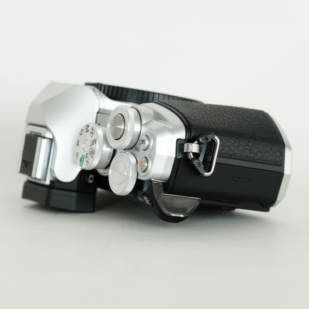 OLYMPUS OM-D E-M10 Mark III