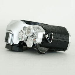 OLYMPUS OM-D E-M10 Mark III