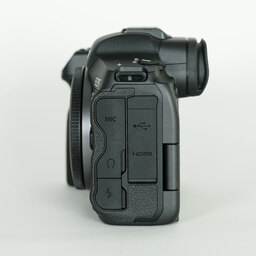 Canon EOS R5 Canon EOS R5