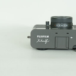 FUJIFILM X half X-HF1