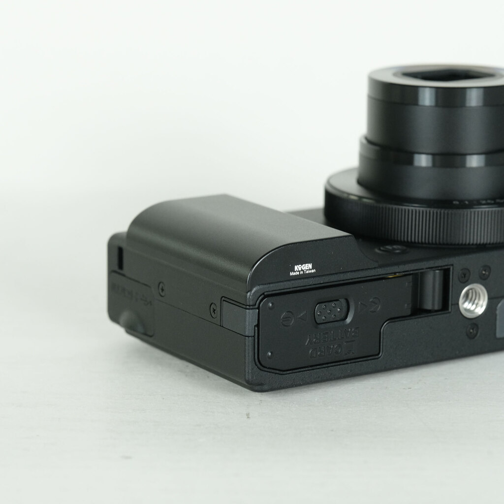Nikon COOLPIX P340 BK ブラックの出品 | ONE SCENE（ワンシーン）