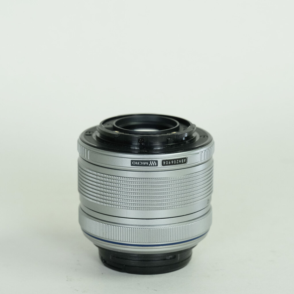 OLYMPUS M.ZUIKO DIGITAL 14-42mm F3.5-5.6IIR シルバー