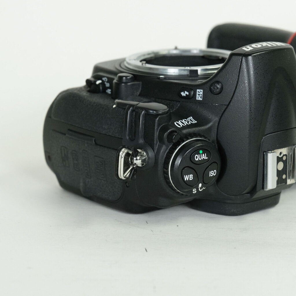 Nikon D300 ボディ