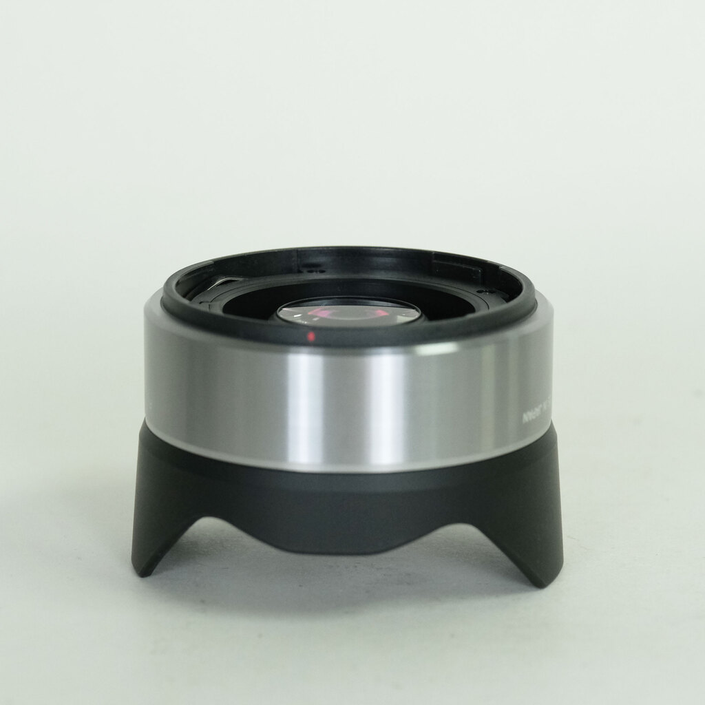 SONY E 16mm F2.8 SEL16F28