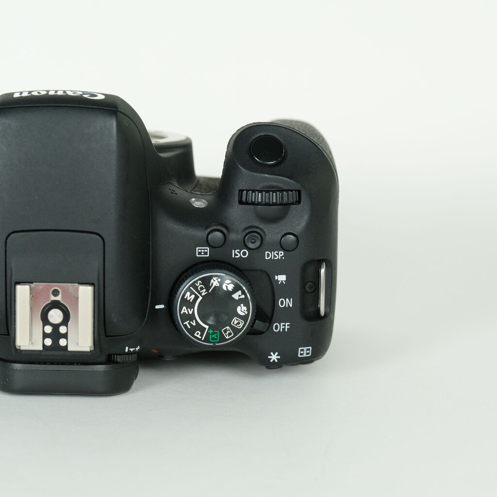 Canon EOS Kiss X8i