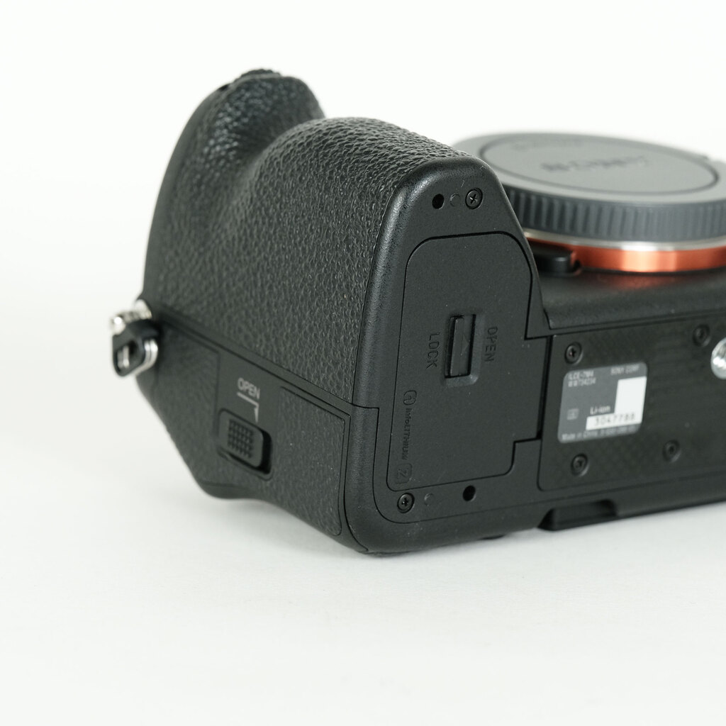 SONY α7 IV(ILCE-7M4) SONY α7 IV(ILCE-7M4)