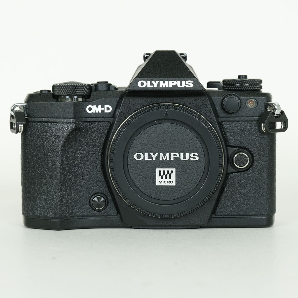 OLYMPUS OM-D E-M5 Mark II