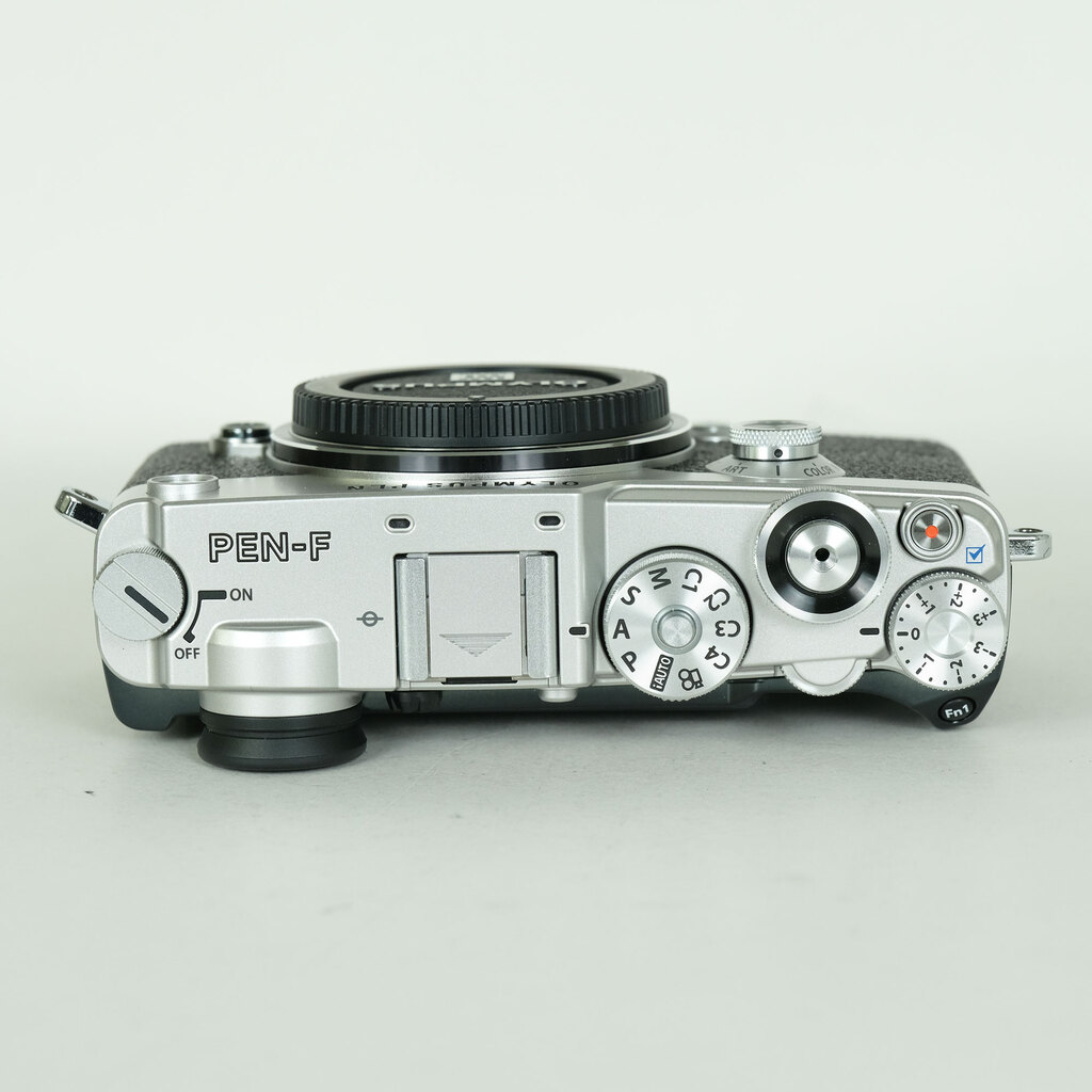 OLYMPUS PEN-F