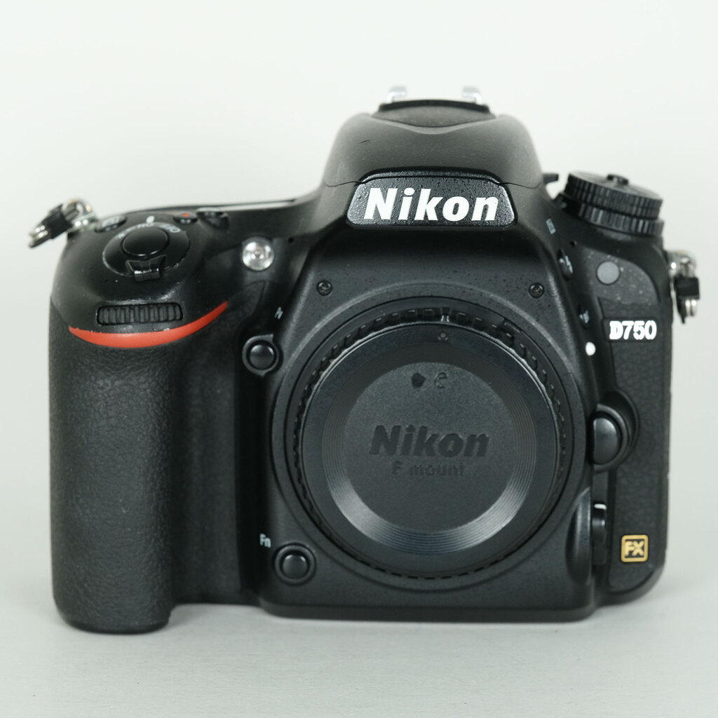 D750 ボディ 中古価格比較 - 価格.com