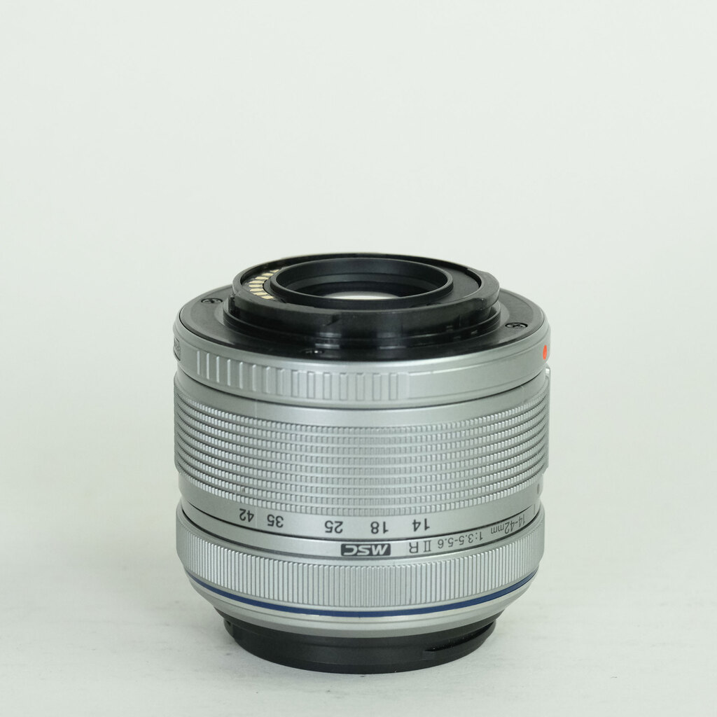 OLYMPUS M.ZUIKO DIGITAL 14-42mm F3.5-5.6IIR シルバー