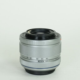 OLYMPUS M.ZUIKO DIGITAL 14-42mm F3.5-5.6IIR シルバー