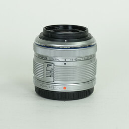 OLYMPUS M.ZUIKO DIGITAL 14-42mm F3.5-5.6IIR シルバー OLYMPUS M.ZUIKO DIGITAL 14-42mm F3.5-5.6IIR シルバー