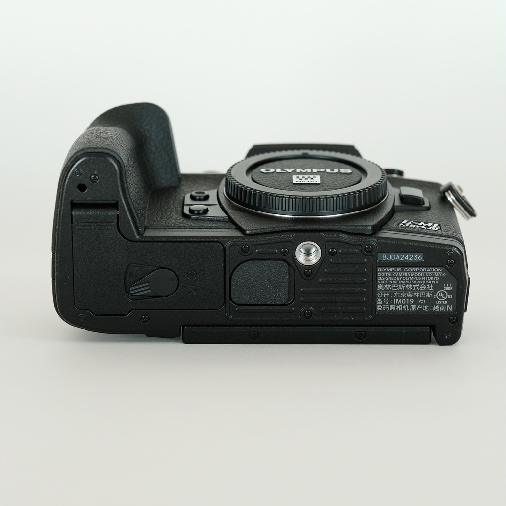 OLYMPUS OM-D E-M1 Mark III