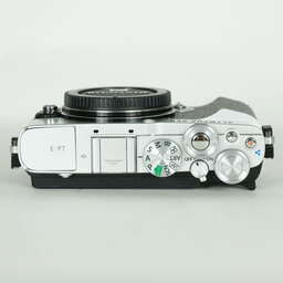 OLYMPUS PEN E-P7
