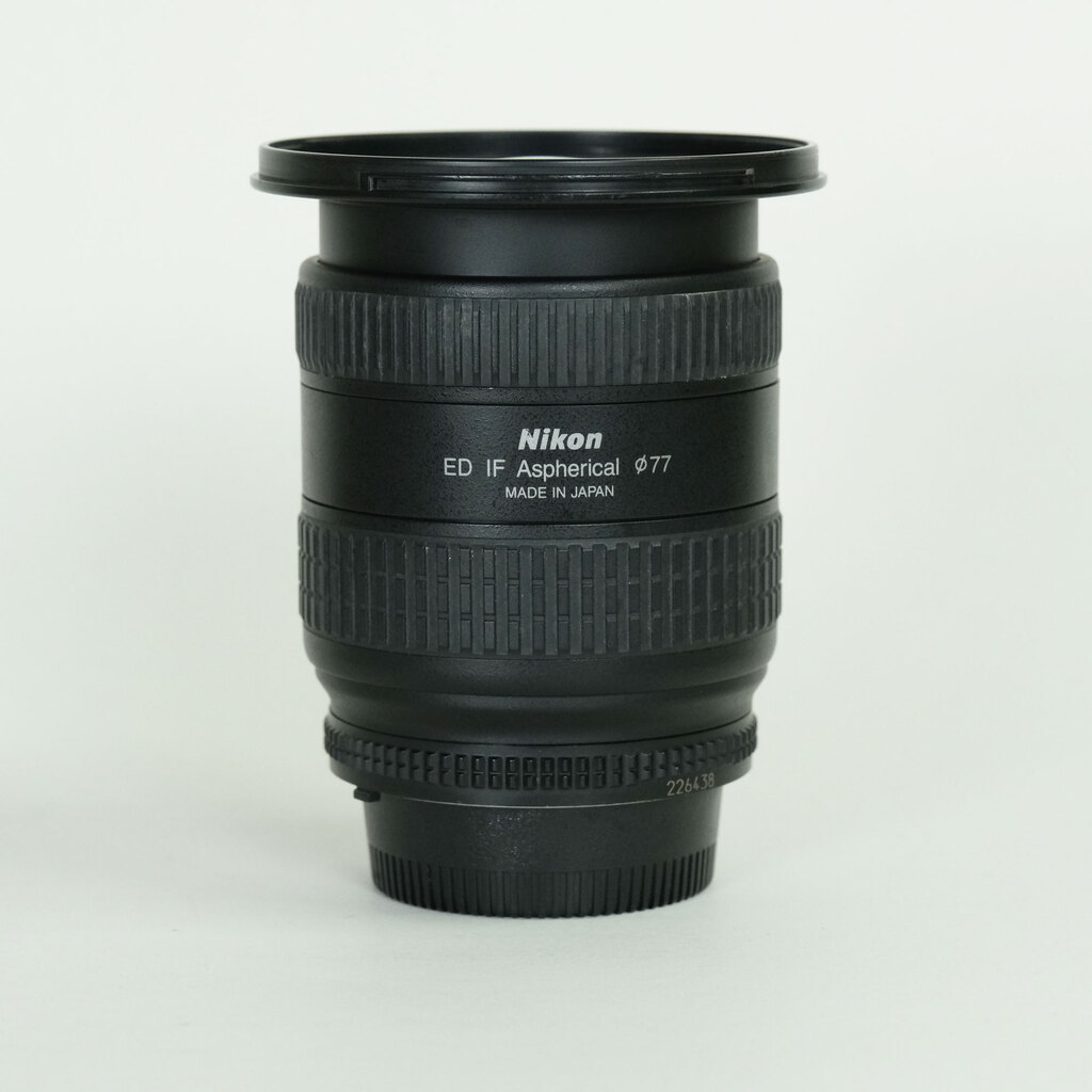 Nikon Ai AF Zoom-Nikkor 18-35mm F3.5-4.5D IF-ED Nikon Ai AF Zoom-Nikkor 18-35mm F3.5-4.5D IF-ED