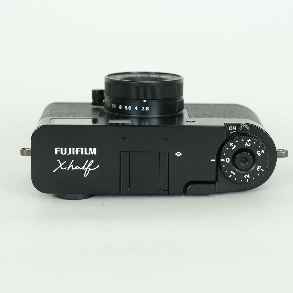 FUJIFILM X half X-HF1