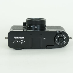 FUJIFILM X half X-HF1