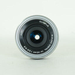 OLYMPUS M.ZUIKO DIGITAL ED 14-42mm F3.5-5.6 EZ シルバー