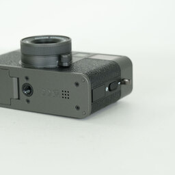 FUJIFILM X half X-HF1