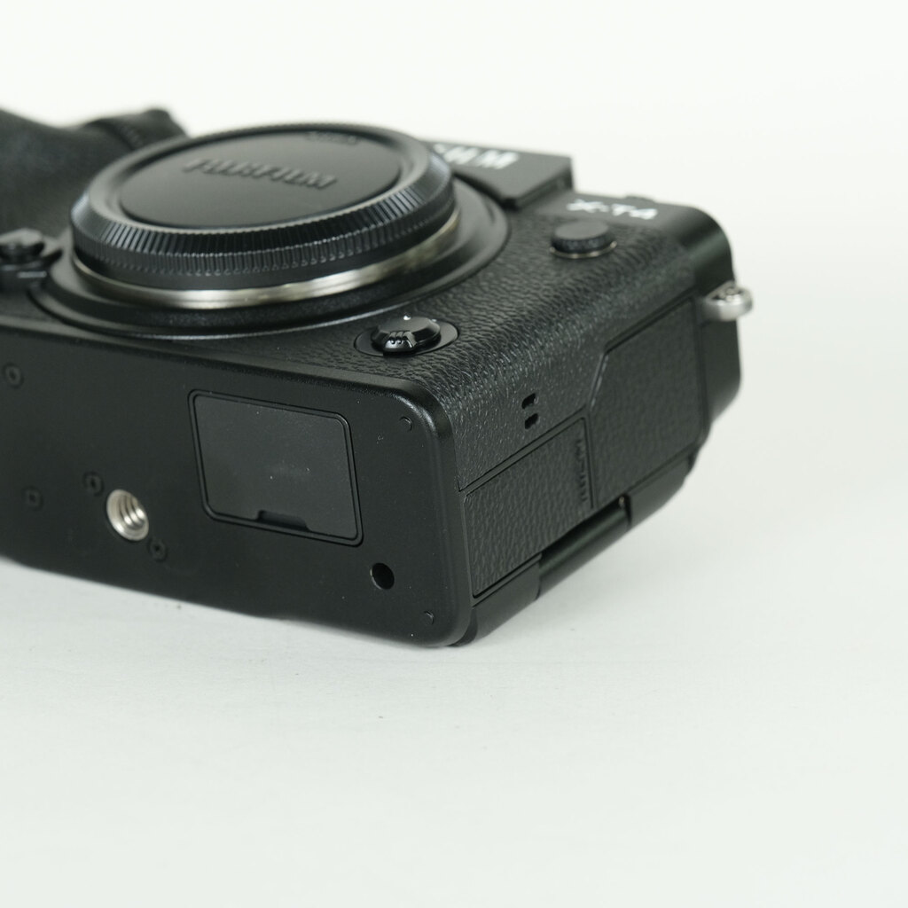 FUJIFILM X-T4