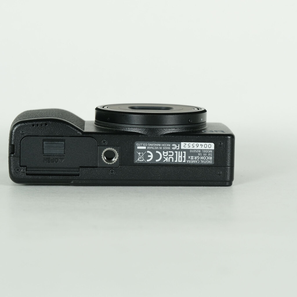 RICOH GR IIIxの出品 | ONE SCENE（ワンシーン）