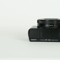 SONY Cyber-shot DSC-RX100M6