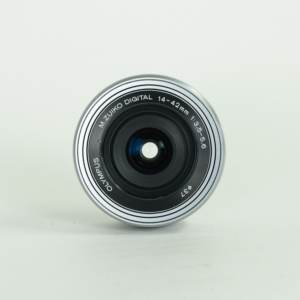 OLYMPUS M.ZUIKO DIGITAL ED 14-42mm F3.5-5.6 シルバー