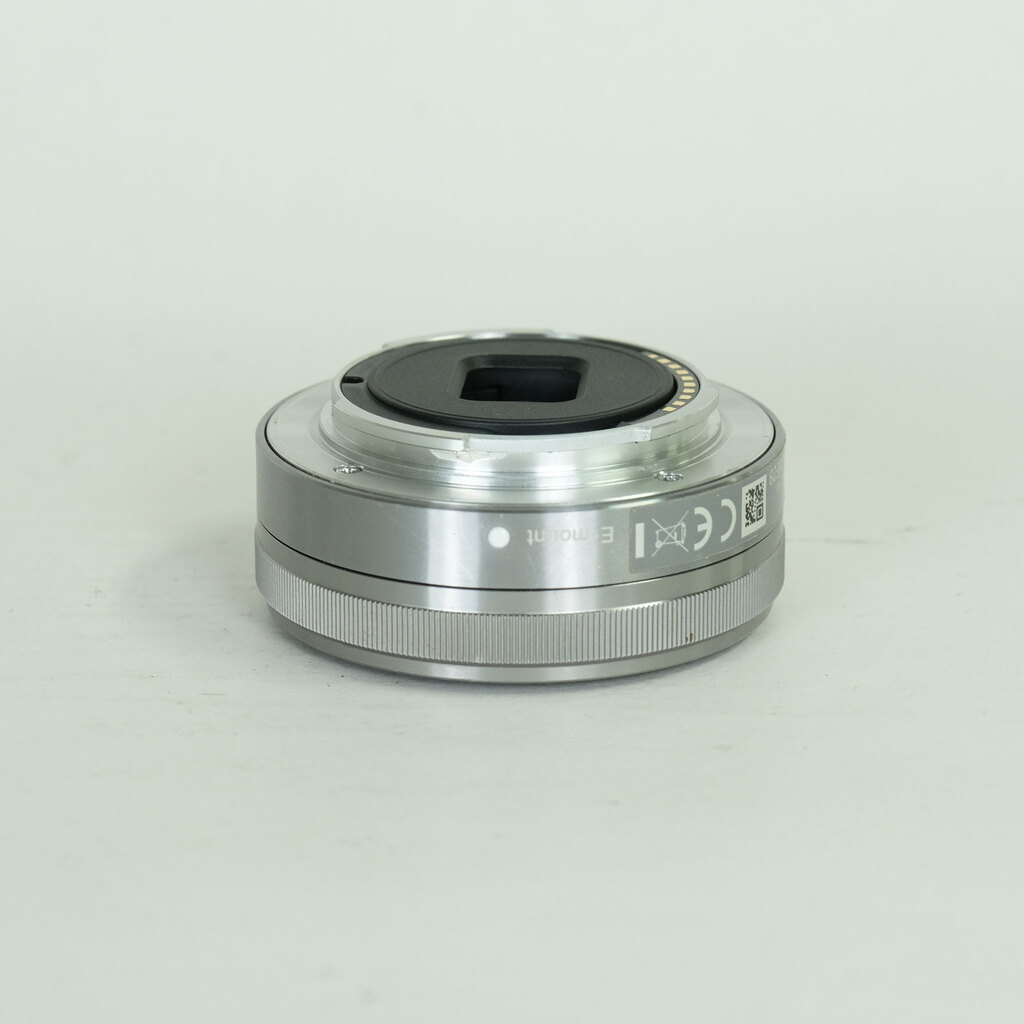 SONY E 16mm F2.8 SEL16F28