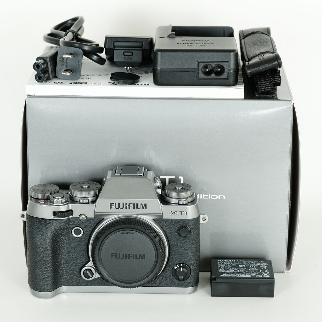 FUJIFILM X-T1