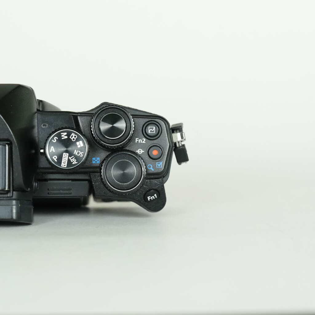 OLYMPUS OM-D E-M10 Mark II