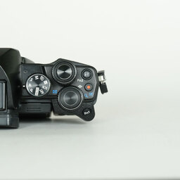 OLYMPUS OM-D E-M10 Mark II