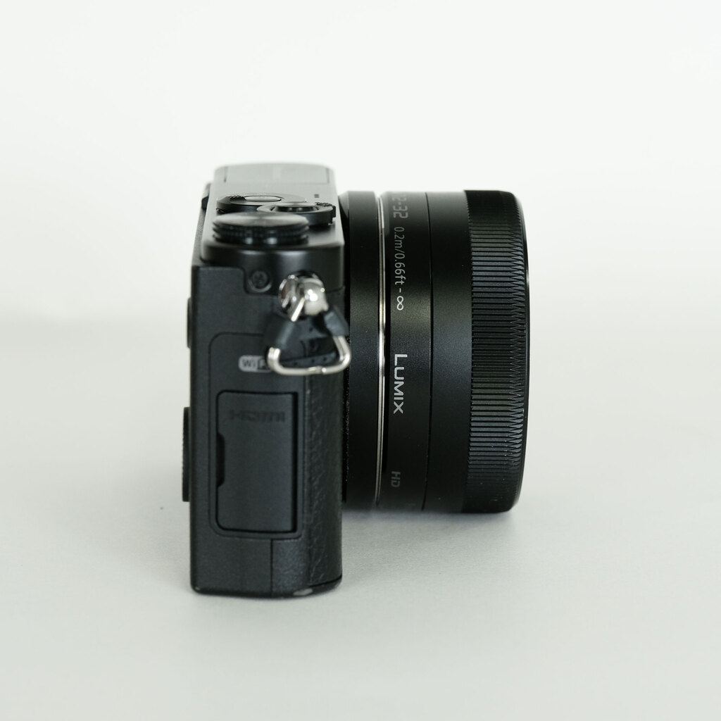 Panasonic LUMIX DMC-GM1Kレンズキット ブラック