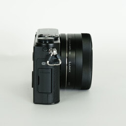 Panasonic LUMIX DMC-GM1Kレンズキット ブラック