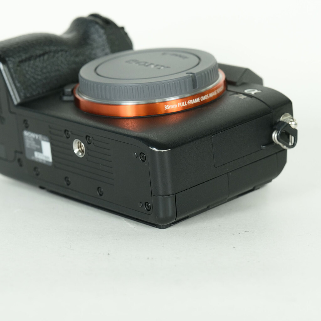SONY α7 III（ILCE-7M3）の出品 | ONE SCENE（ワンシーン）