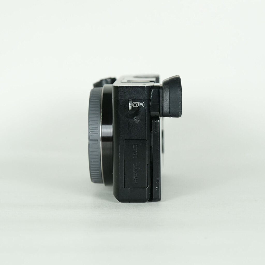 SONY α6000（ILCE-6000）の出品 | ONE SCENE（ワンシーン）