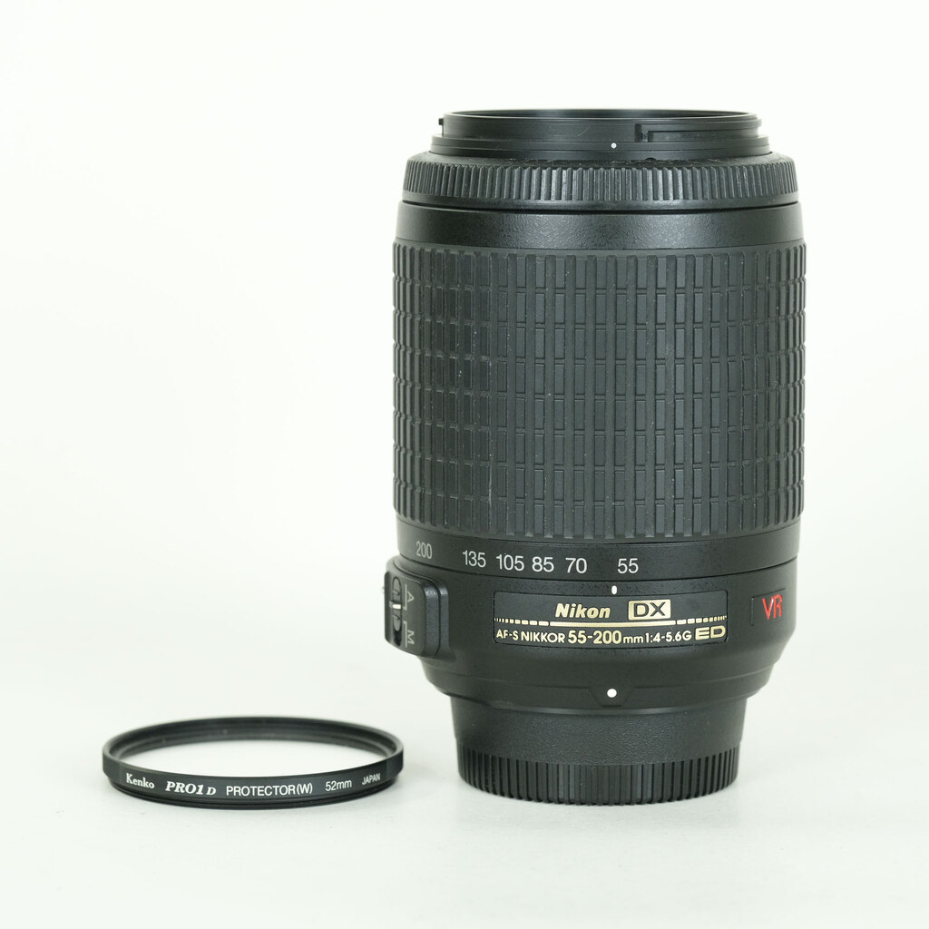 Nikon AF-S DX VR Zoom-Nikkor 55-200mm F4-5.6G IF-ED Nikon AF-S DX VR Zoom-Nikkor 55-200mm F4-5.6G IF-ED