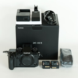 FUJIFILM X-H1