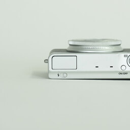 FUJIFILM XQ2 シルバー FUJIFILM XQ2 シルバー