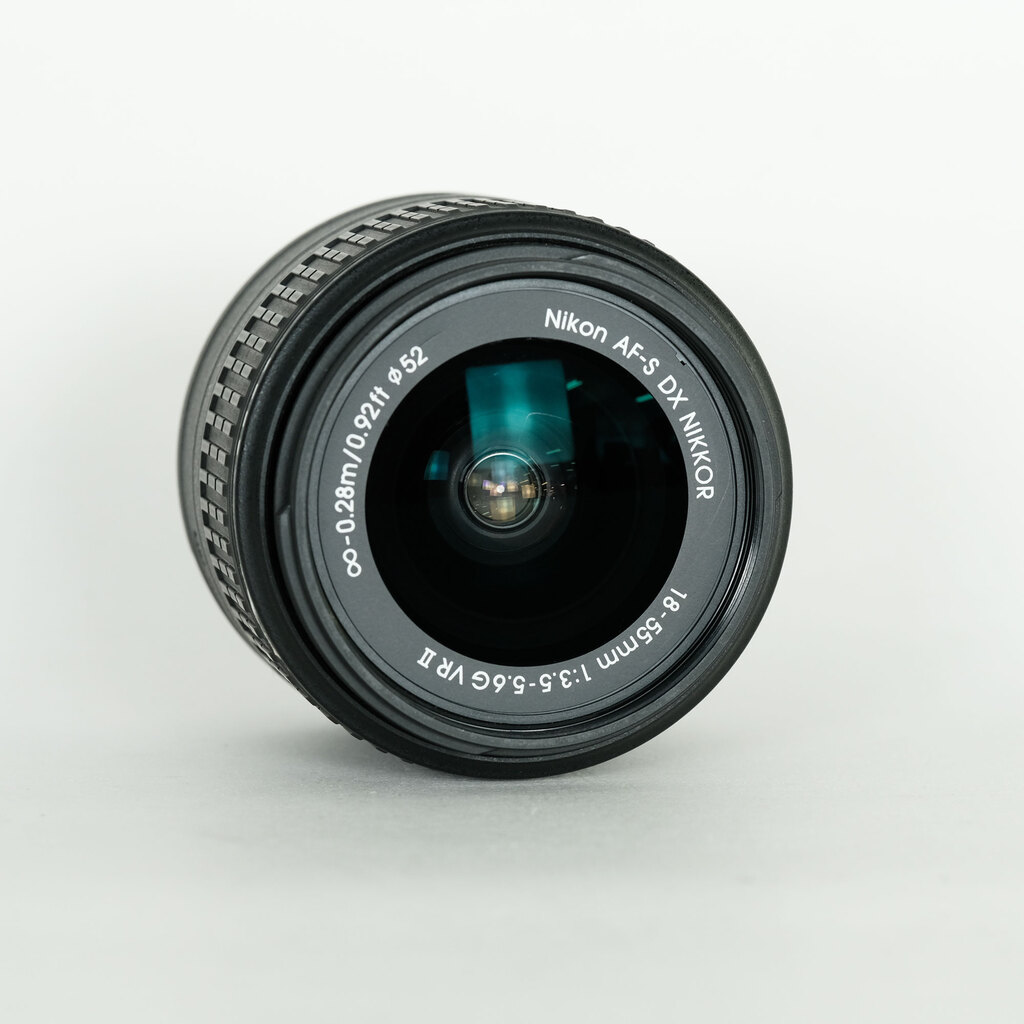 Nikon AF-S DX NIKKOR 18-55mm f3.5-5.6G VR II