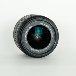 Nikon AF-S DX NIKKOR 18-55mm f3.5-5.6G VR II