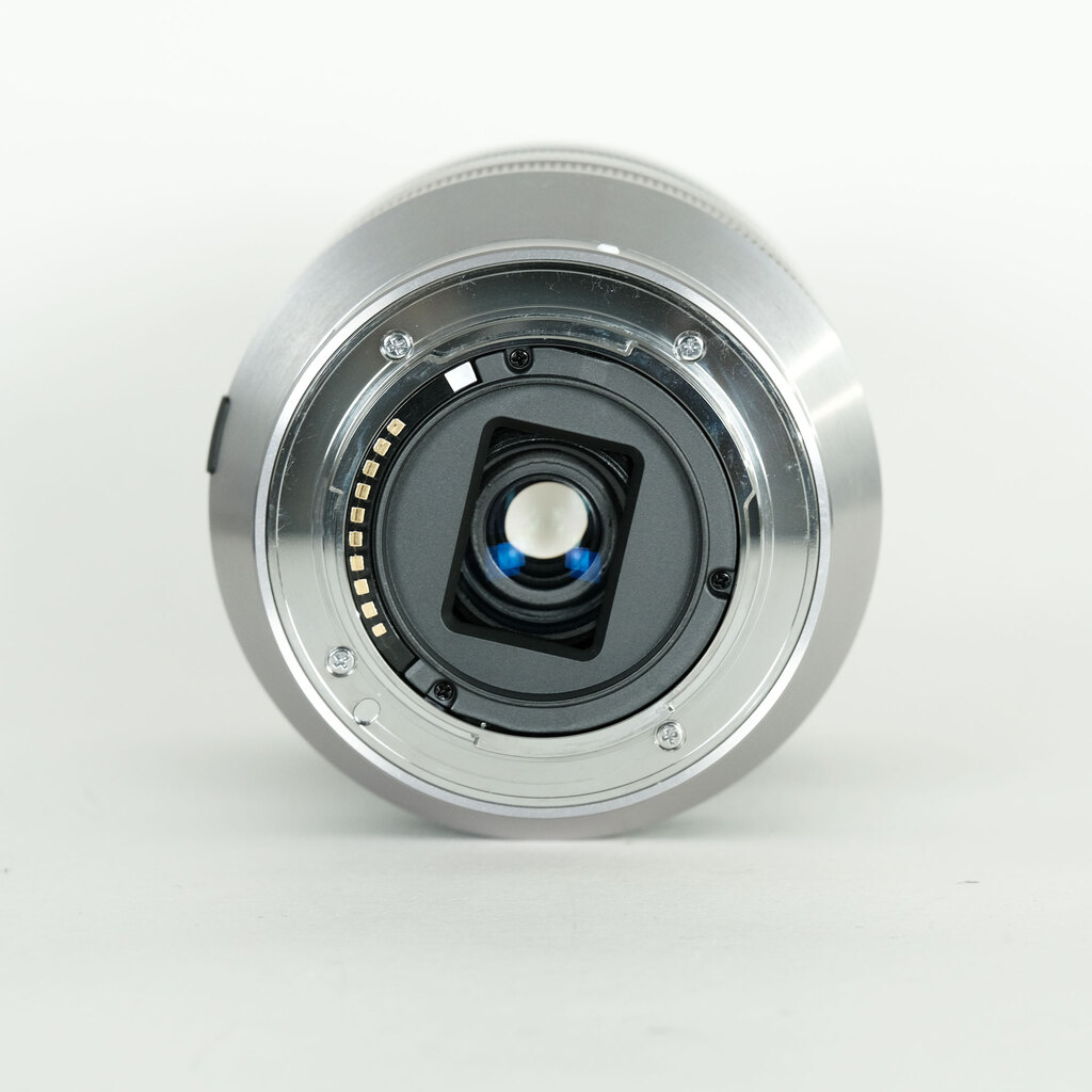 SONY E18-200mm F3.5-6.3 OSS SEL18200