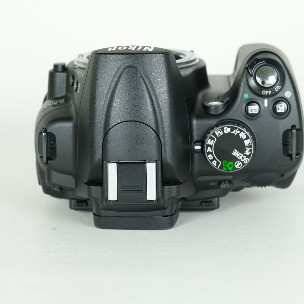 Nikon D5000 ボディ