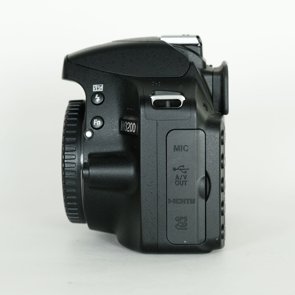 Nikon D3200ボディ ブラック