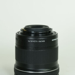 Canon EF-S10-18mm F4.5-5.6 IS STM