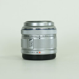 OLYMPUS M.ZUIKO DIGITAL 14-42mm F3.5-5.6IIR シルバー